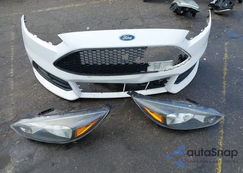 2016 Ford Focus St from USA, damaged, VIN 1FADP3L98GL209381